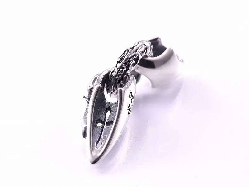 Flick Sting Pendant