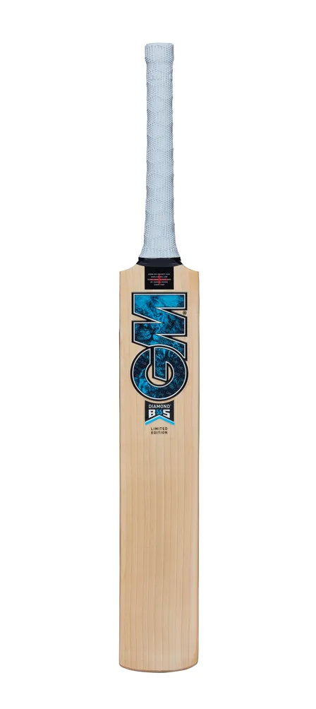 Gunn & Moore DIAMOND Signature Cricket Bat