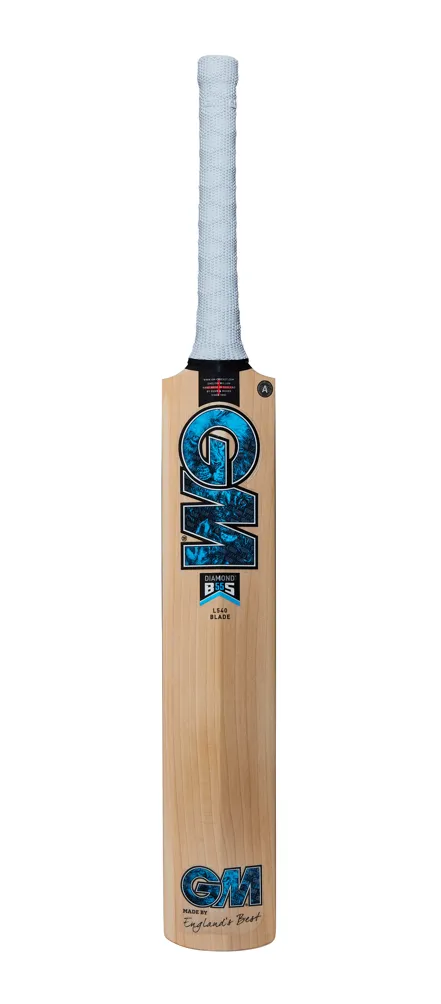 Gunn & Moore DIAMOND Signature Cricket Bat