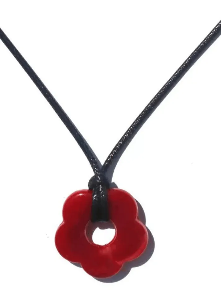 Hollow Out Flower Pendant Rope Necklace