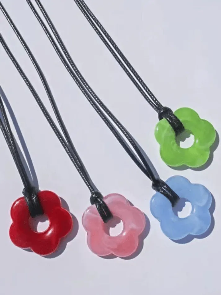 Hollow Out Flower Pendant Rope Necklace