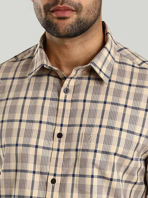 Men Checked Half Sleeve Cotton Shirt